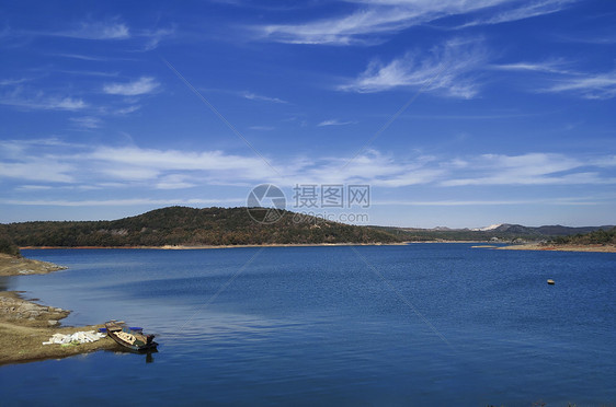 云南曲靖花山湖冬景图片