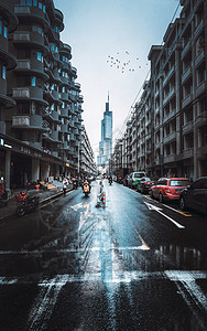 雨后金陵大厦高清图片素材