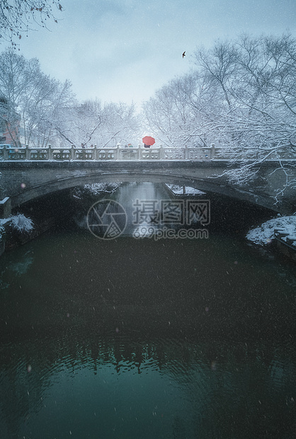 雪中小桥流水图片