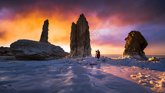 红色背景大气冬天雪景风光背景