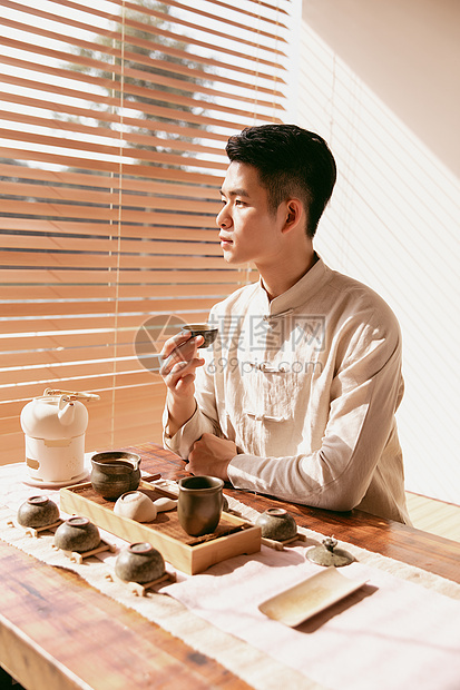 男性茶艺师图片