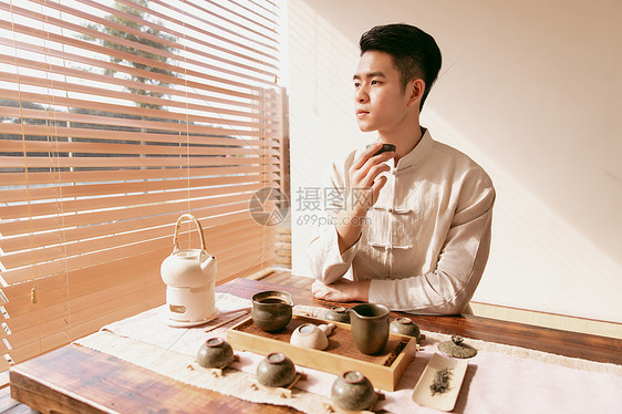 男性茶艺师图片