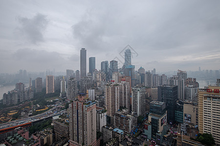 阴雨绵延的重庆市渝中区背景图片