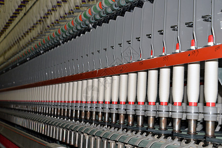 现代纺织厂纺纱机图片