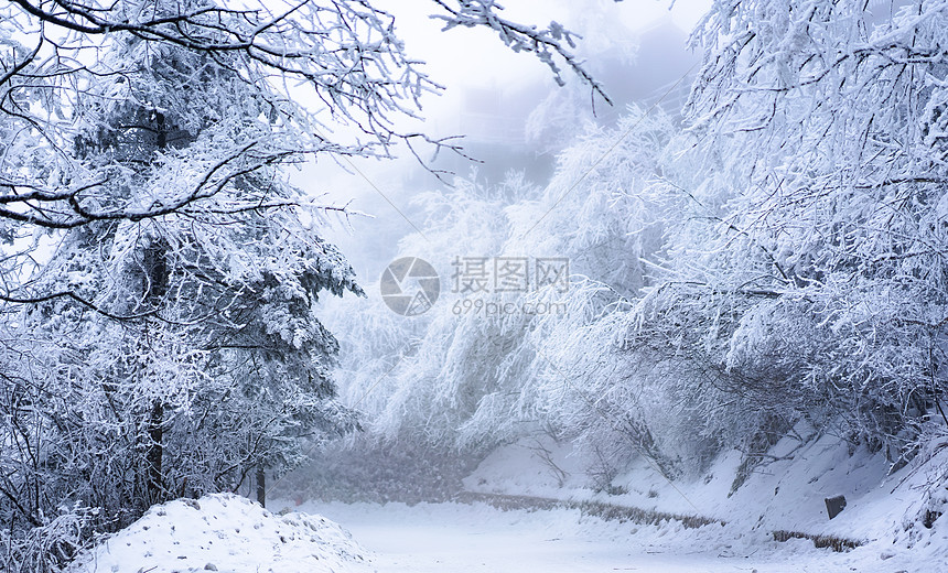 峨眉山雪景图片