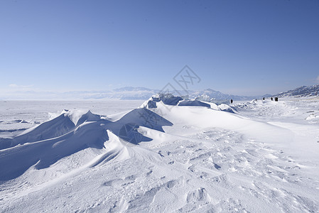 新疆赛里木湖冬季雪山雪景高清图片素材