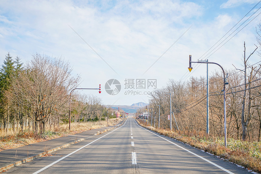 日本北海道阿寒摩周国立公园道路图片