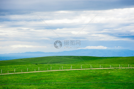 新疆天山草原天气图片