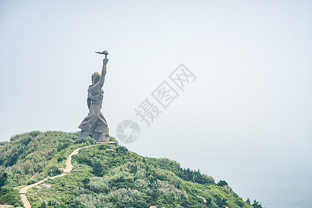 舟山东极岛自由男神像图片