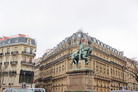 巴黎街头拿破仑雕塑图片