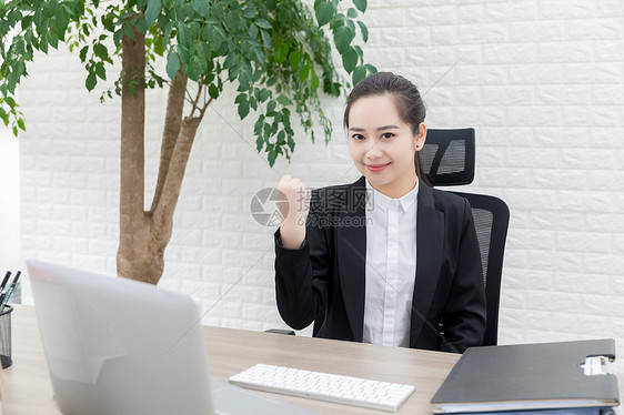 商务女性职场加油图片