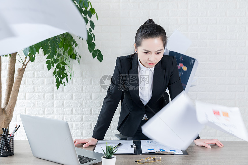 职场商务女性压力图片