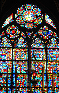 巴黎圣母院彩绘窗背景图片