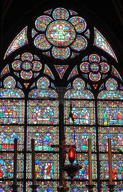 巴黎圣母院彩绘窗图片