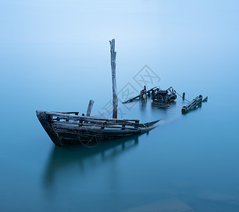 在水一方背景图片