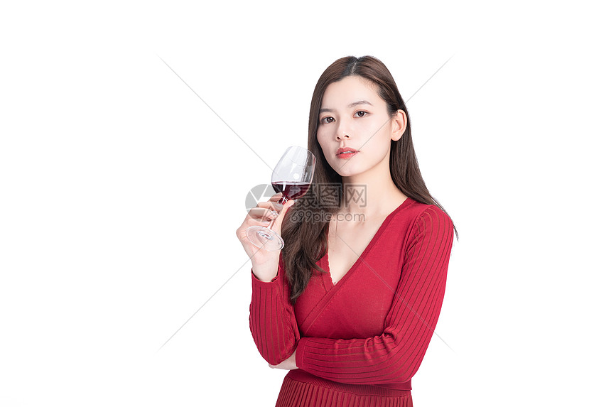 女性喝红酒图片