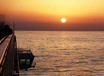 邮轮游太平洋黄昏日落景象图片