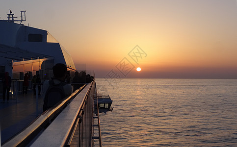 邮轮游太平洋观赏日落景象图片