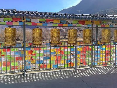 西藏林芝当地风光图片
