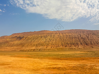 新疆吐鲁番火焰山景区风光图片