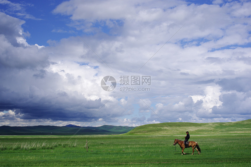 ‘~内蒙古草原骑马人  ~’ 的图片