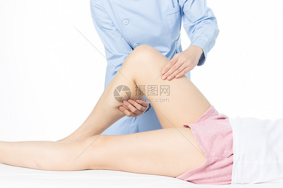 女性腿部按摩图片