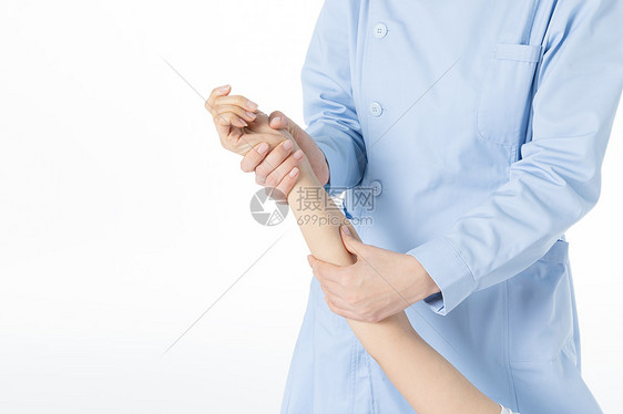 女性手臂按摩图片