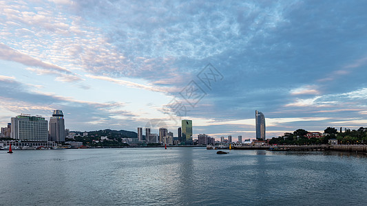 厦门鼓浪屿上眺望鹭江道图片