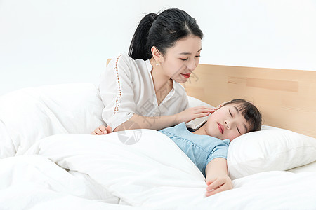 青年母女睡眠图片