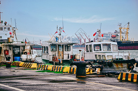 台湾高雄港停泊的船只高清图片