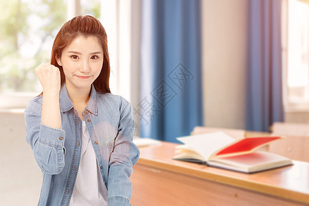 努力的女学生图片