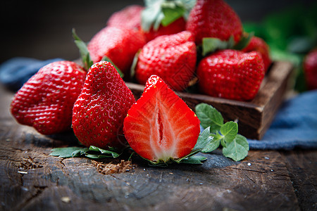 野生草莓新鲜草莓背景
