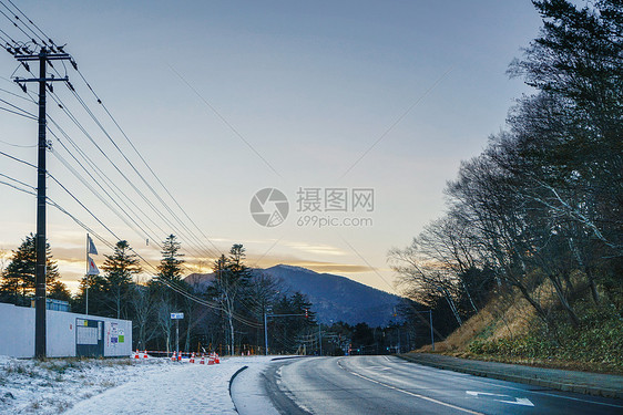 北海道阿寒湖道路图片