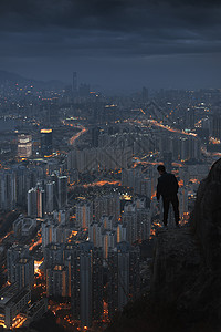 从山上俯览城市背景