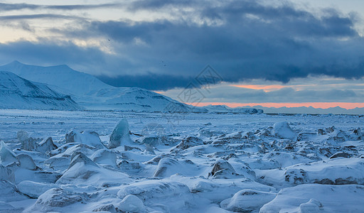 北极北冰洋北极捕鱼高清图片