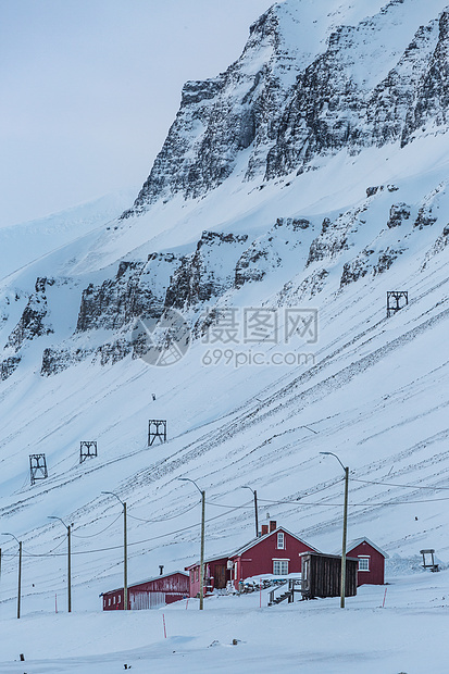 北极冬季壮观的雪山风光图片