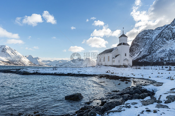 北极圈大西洋海边教堂图片