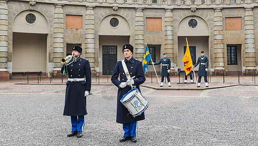 瑞典斯德哥尔摩皇宫前的卫兵图片