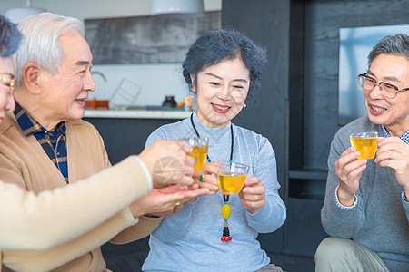 中老年人聚会喝茶图片