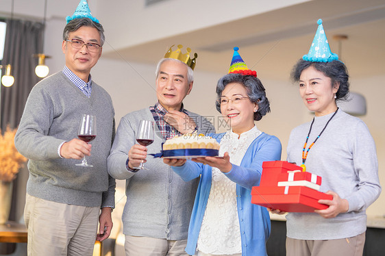 老年人生日派对庆祝图片