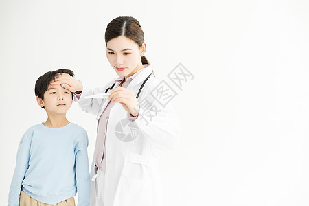 儿童体检量体温图片