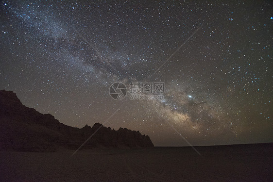 新疆雅丹地貌夜景星空银河图片