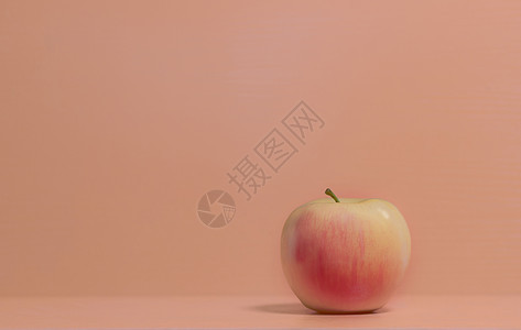 苹果纯色背景图片