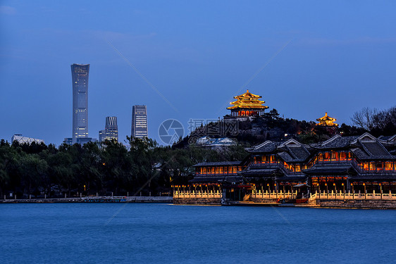 新旧交融的北京夜景图片