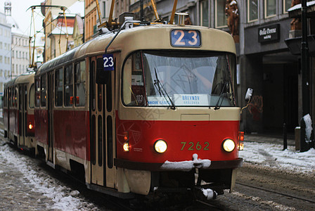 冬日布拉格城市交通电车图片