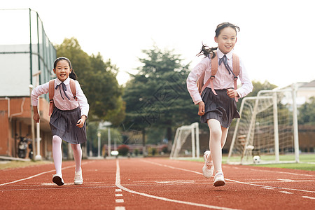 小学生奔跑背景图片