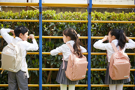 小学生操场活动图片