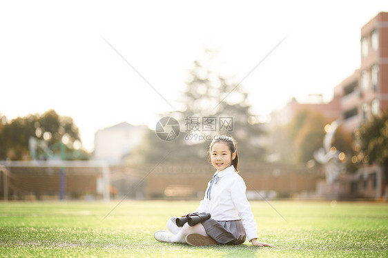 小学生操场活动图片