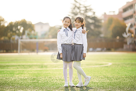 小学生操场活动图片