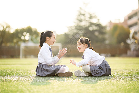 小学生操场活动图片